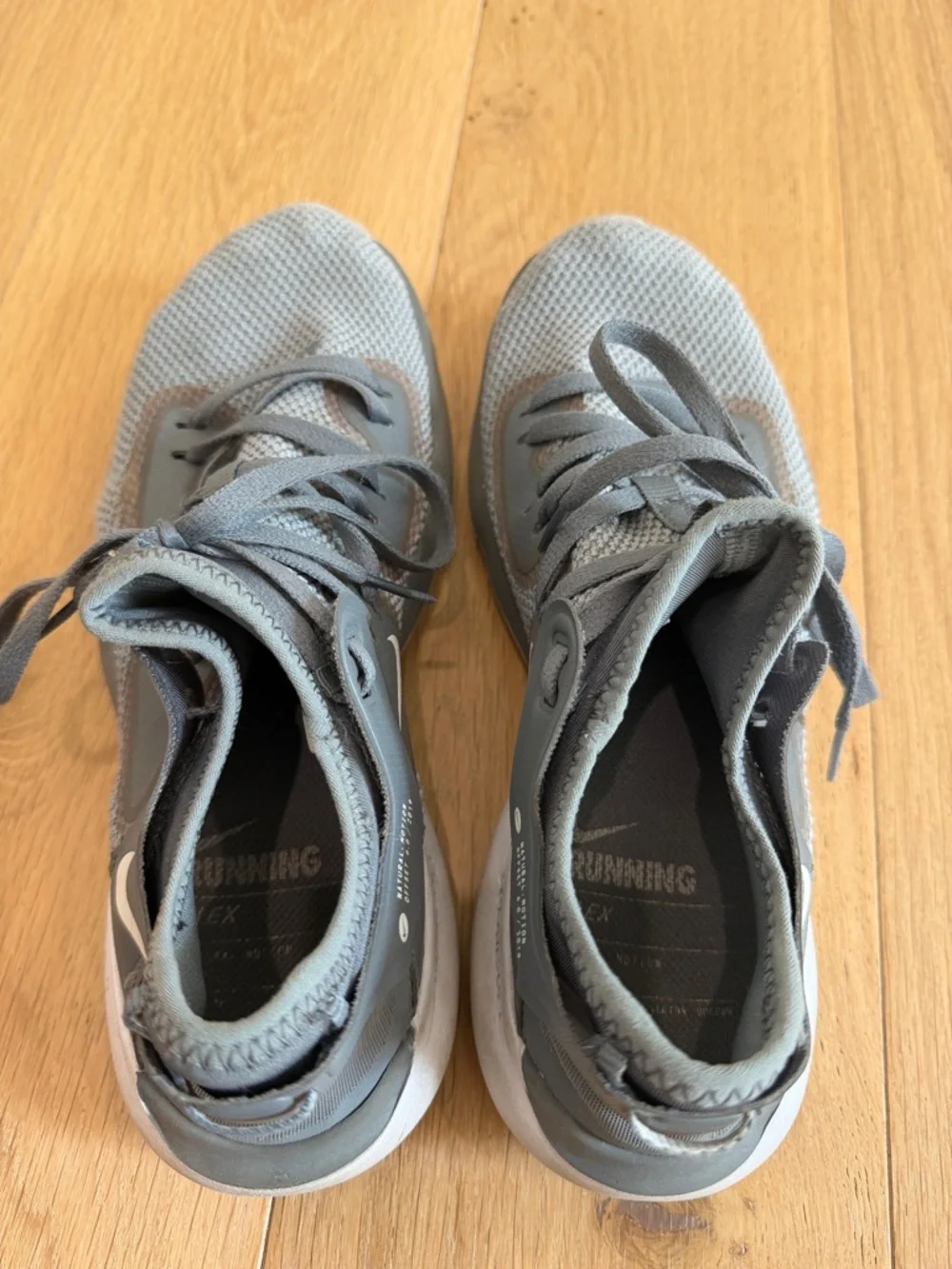 Nike Flex Grey Knit Flex Training Shoes with White Swoosh - Picture 2 of 6